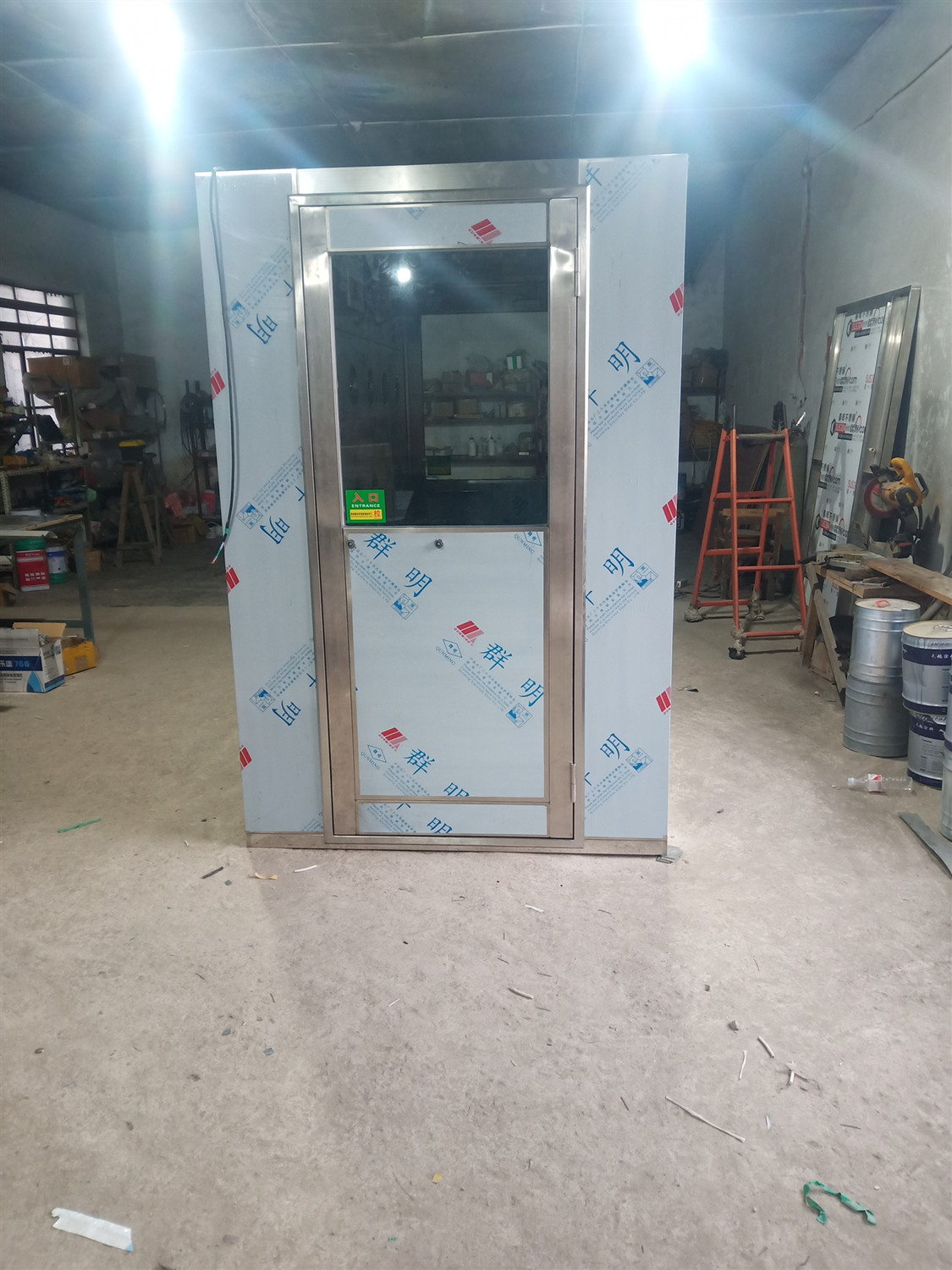沈陽風(fēng)淋室廠家：風(fēng)淋室在無塵室凈化工程中的主要作用有哪些？